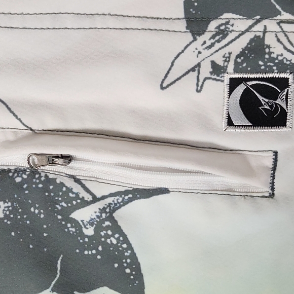 WAVE LIFE MENS BOARD SHORTS MENS 30 Shark Print Tie And Nylon Closure - Picture 13 of 16